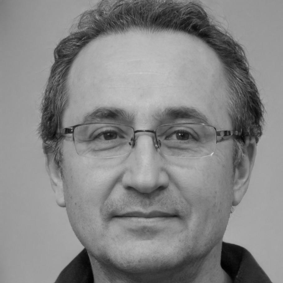 Expert financier analysant des données de marché